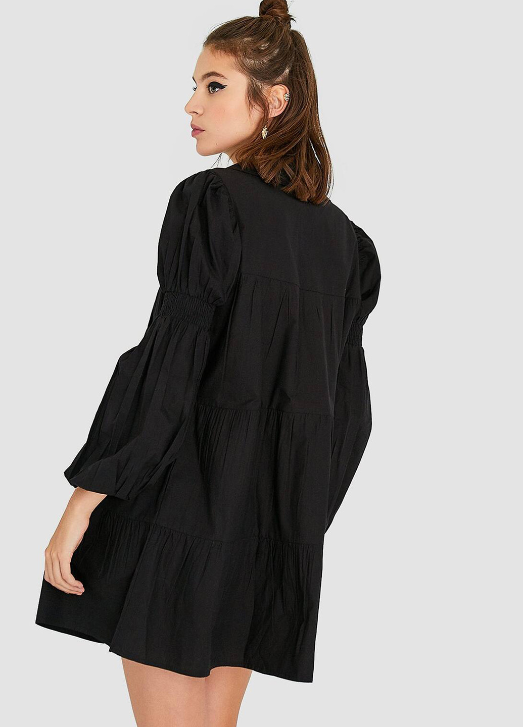 Черное кэжуал платье клеш, рубашка Stradivarius однотонное