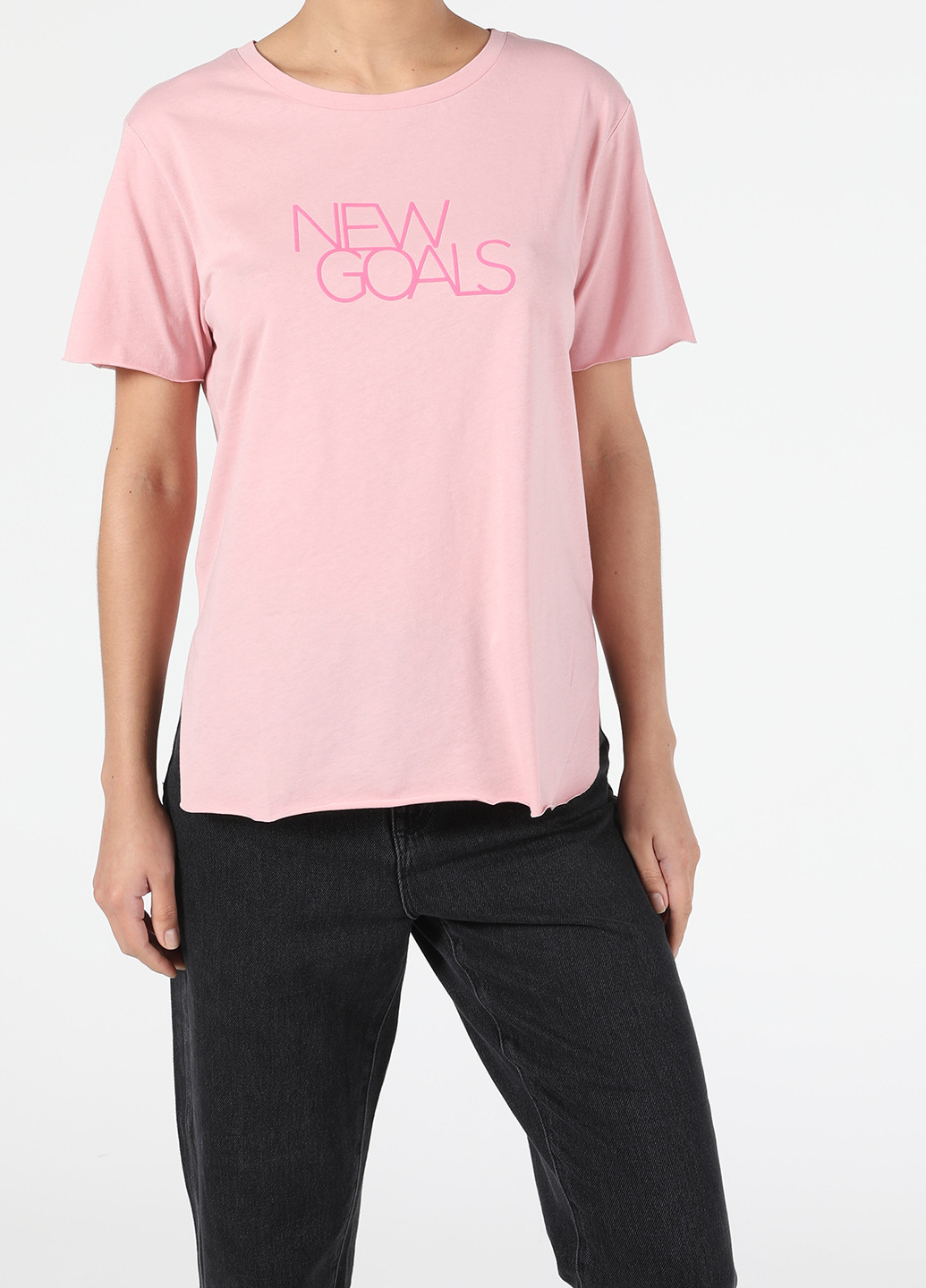 Светло-розовая летняя футболка Colin's