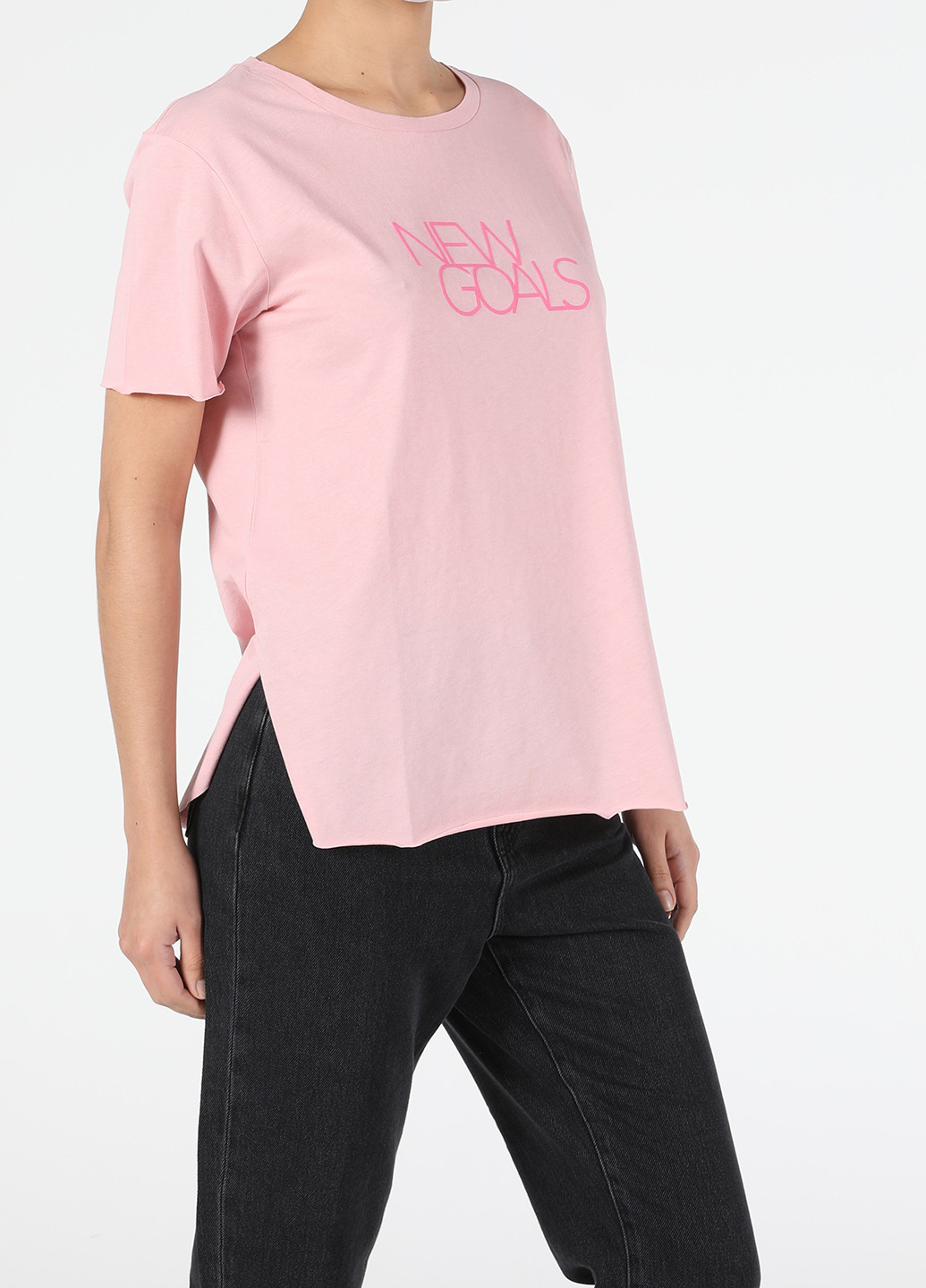 Светло-розовая летняя футболка Colin's