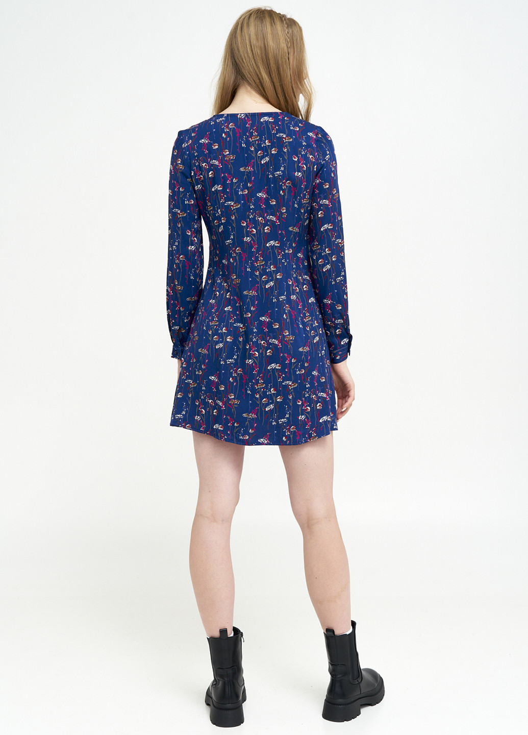 Темно-синя кежуал сукня коротка з v-вирізом і застібкою до низу а-силует KASTA design з квітковим принтом