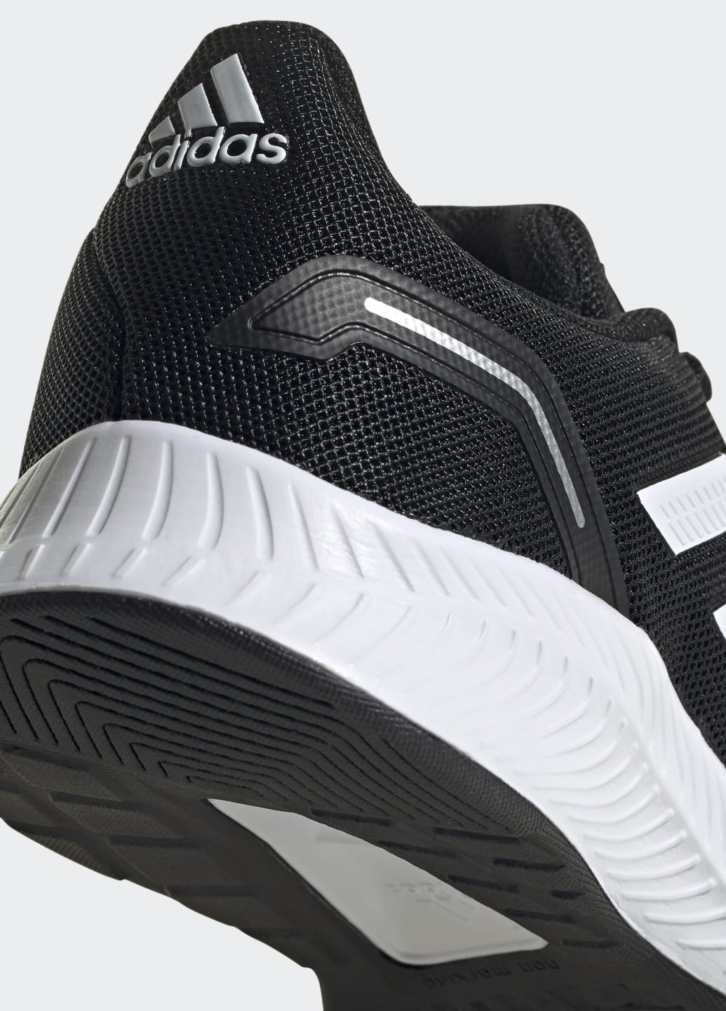 Черные демисезонные кроссовки для бега runfalcon 2.0 adidas