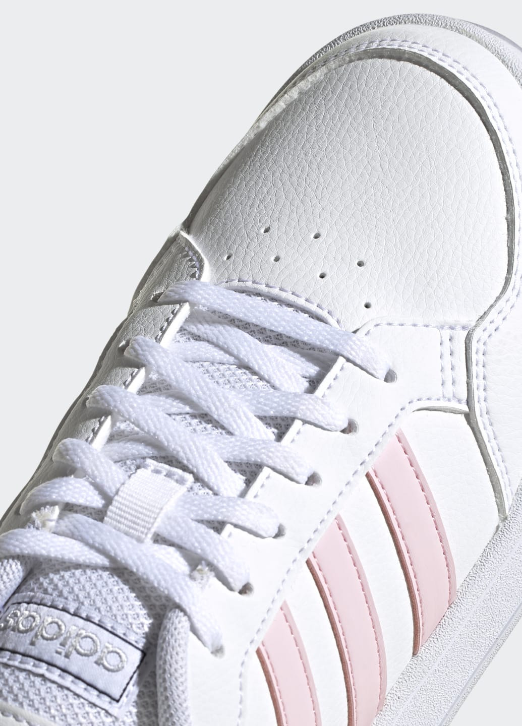 Белые демисезонные кроссовки breaknet adidas