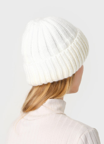 Тепла зимова вовняна жіноча шапка з відворотом на флісовій підкладці 500045 DeMari Мия біні однотонна молочна кежуал вовна