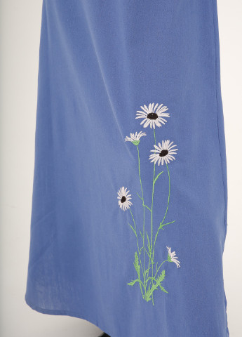 Синее кэжуал длинное льняное платье с вышивкой "ромашки" INNOE однотонное