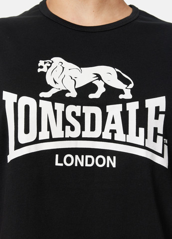 Черная демисезонная футболка Lonsdale CLOPTON